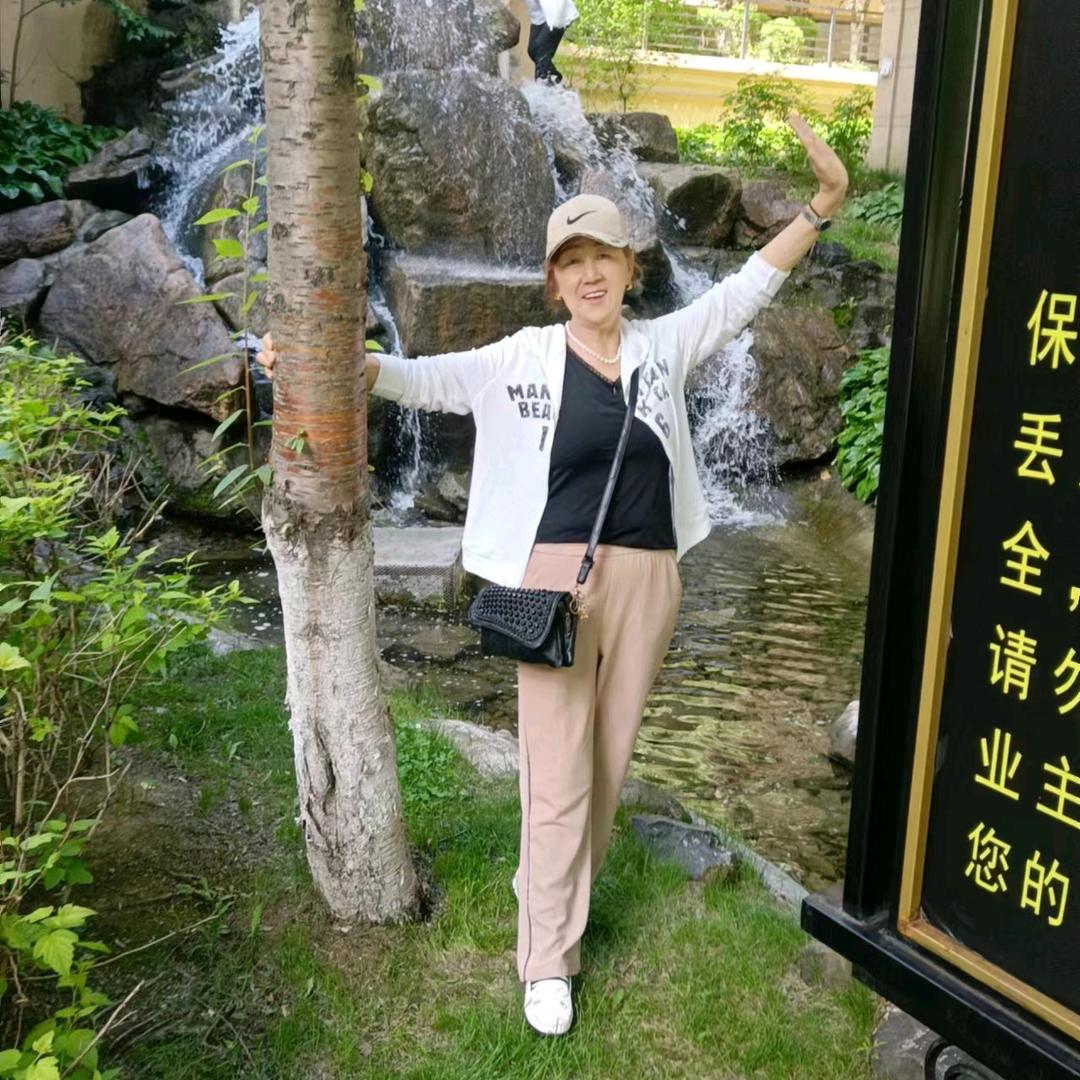 爱拍抖音的姥姥