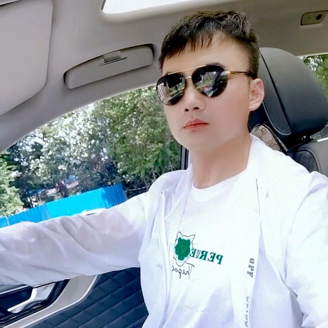 木 易 亮 （东北人在上海）
