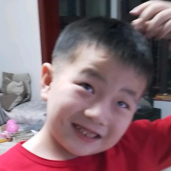 微笑小猪(*^ω^*)