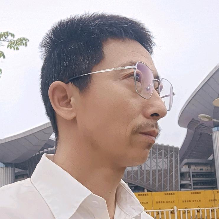 呼伦贝尔草原上的骏马