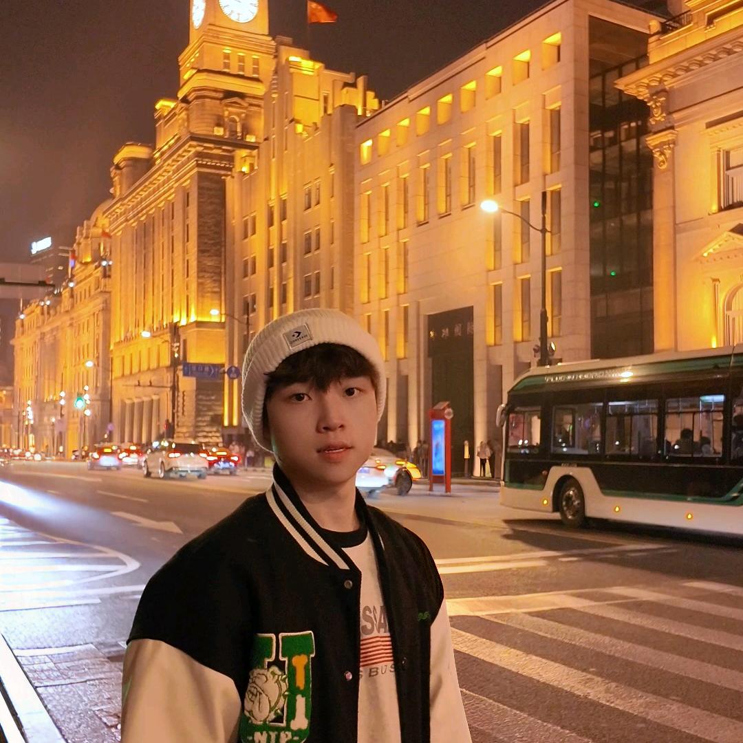 🌈猪猪侠挠菲菲的脚底