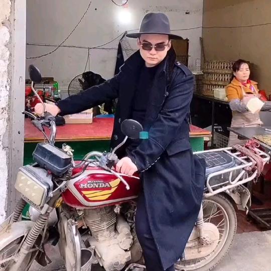 梁老板文化传媒
