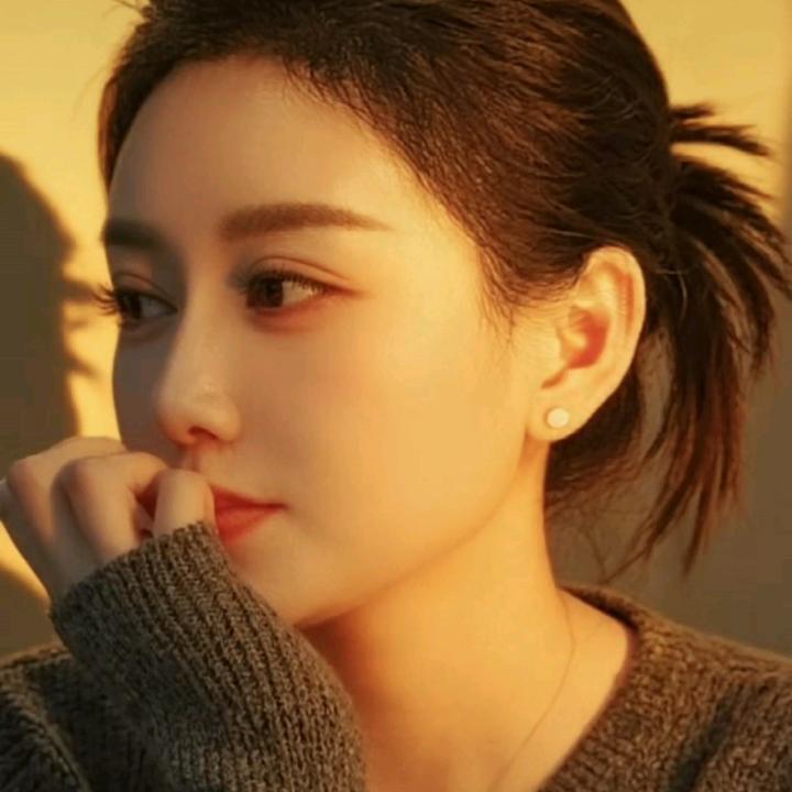 欣 尼