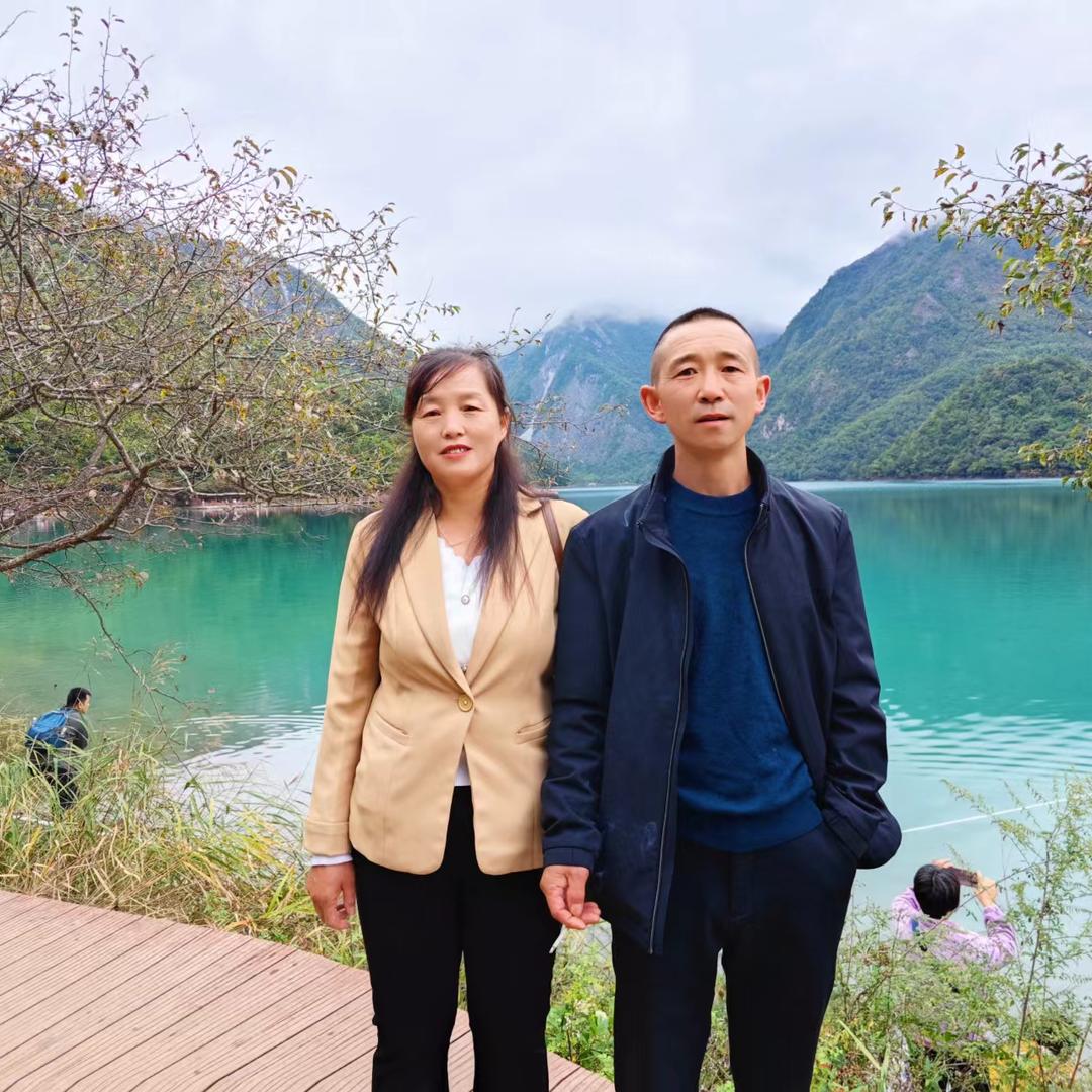 金鸿洗浴中心，高山艾草，中药材泡桶