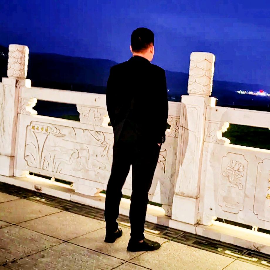 ꧁꫞꯭千百年来꫞꧂𝓛𝓾𝓬𝓴𝔂