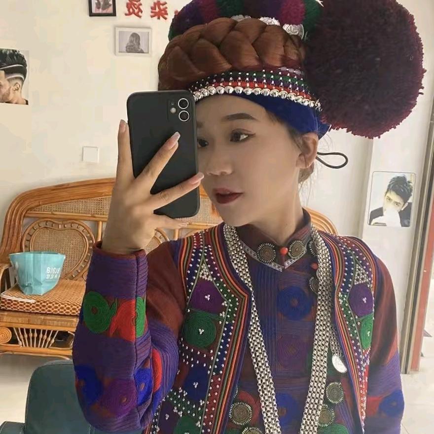 爱笑的小黑妹