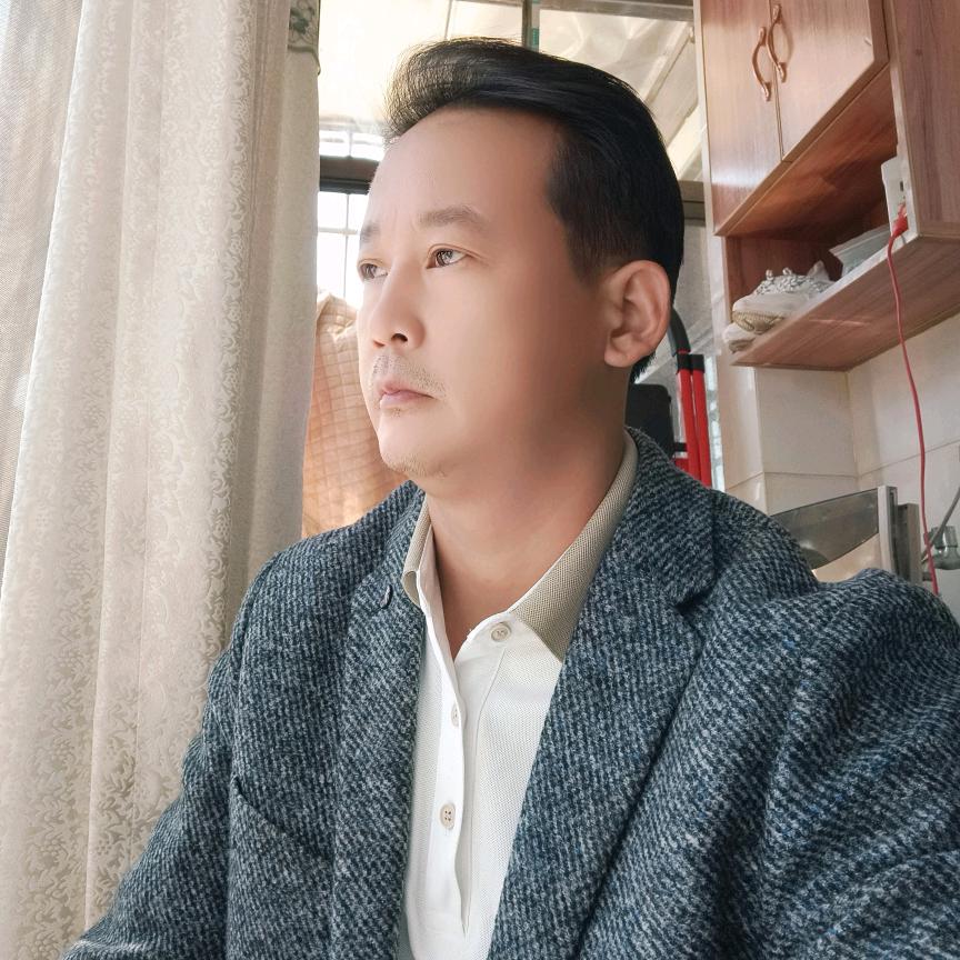 高价回收报废船及工厂废铁。