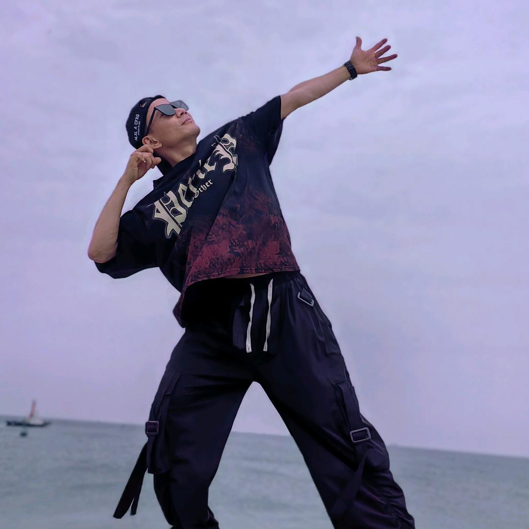 建辰装饰。曳舞新秀~余金龙