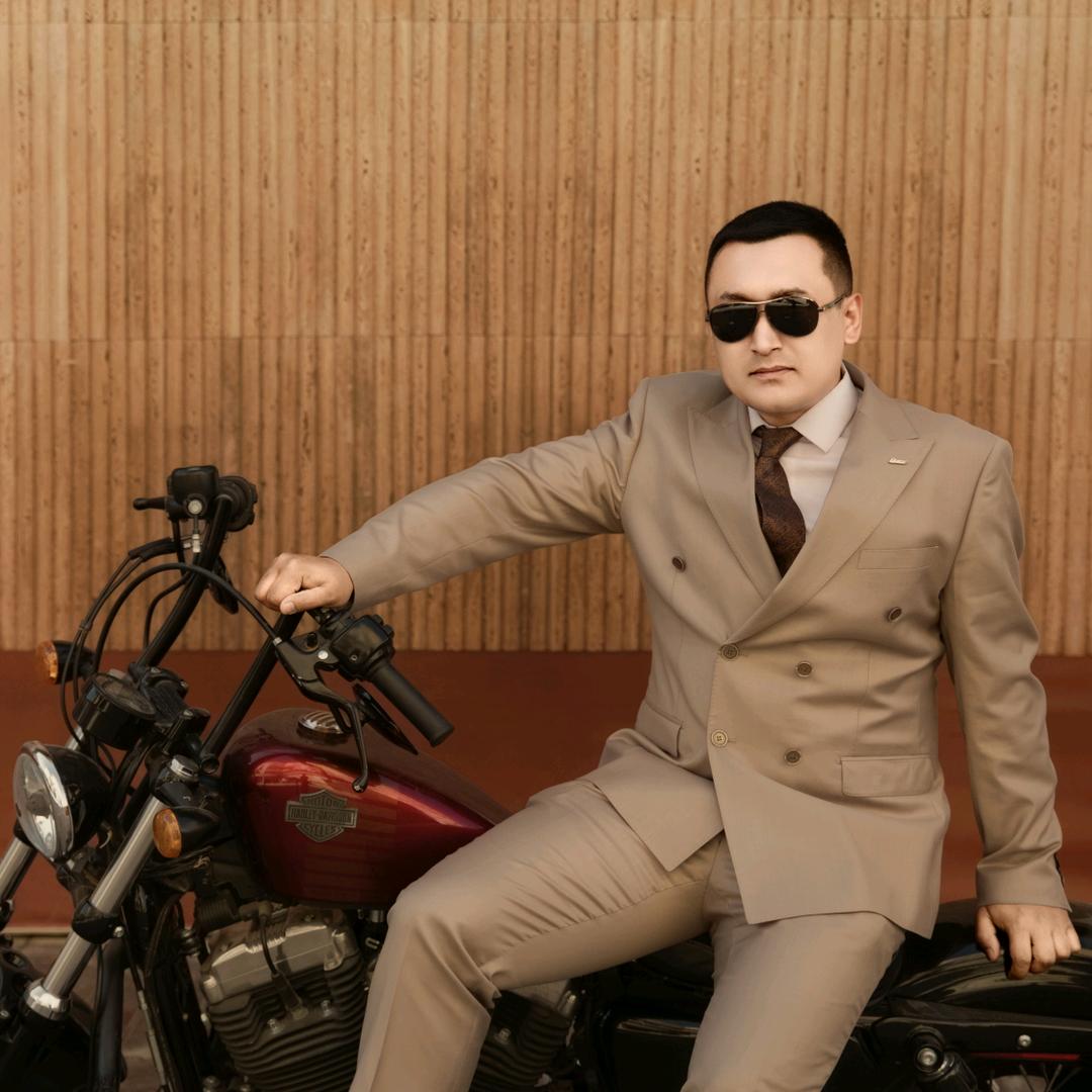 阿力木江