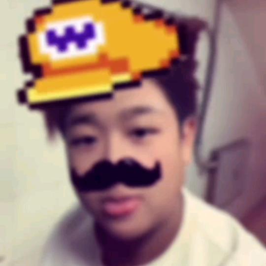 爱吃冰淇淋的她