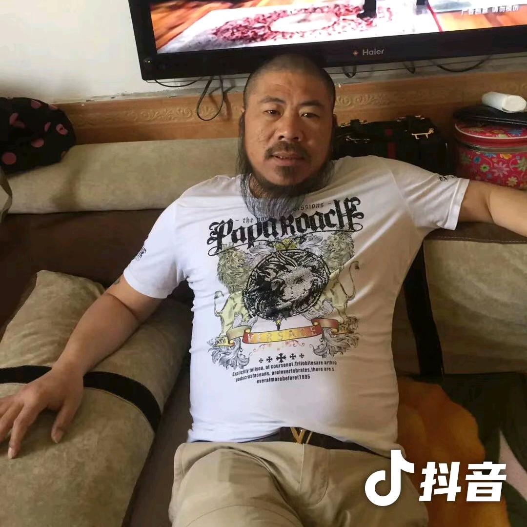 胡子哥.’