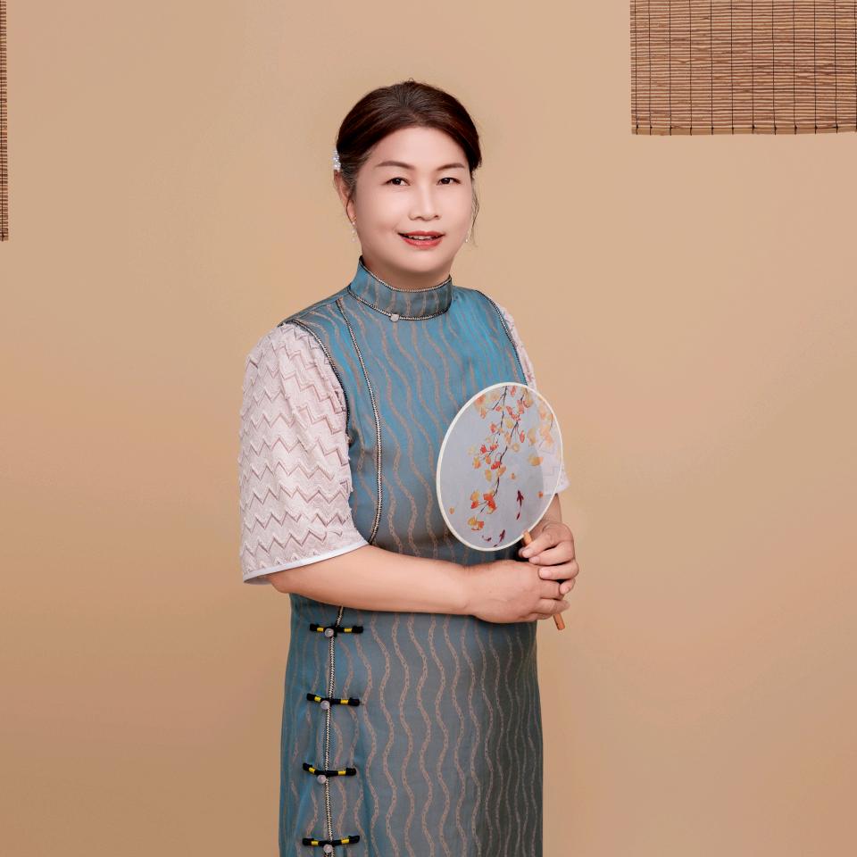 我是双胞胎姐妹大红
