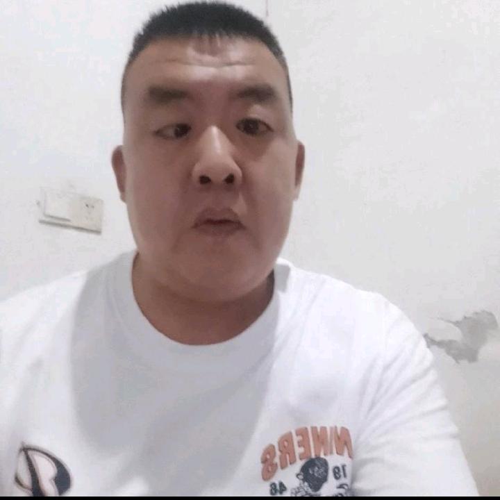 纪飞