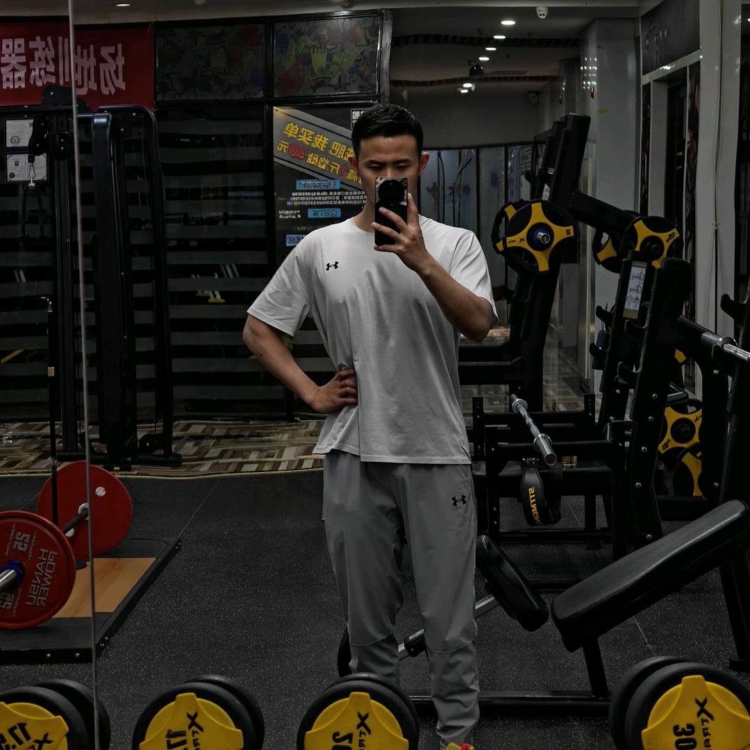 动鸣健身强志豪