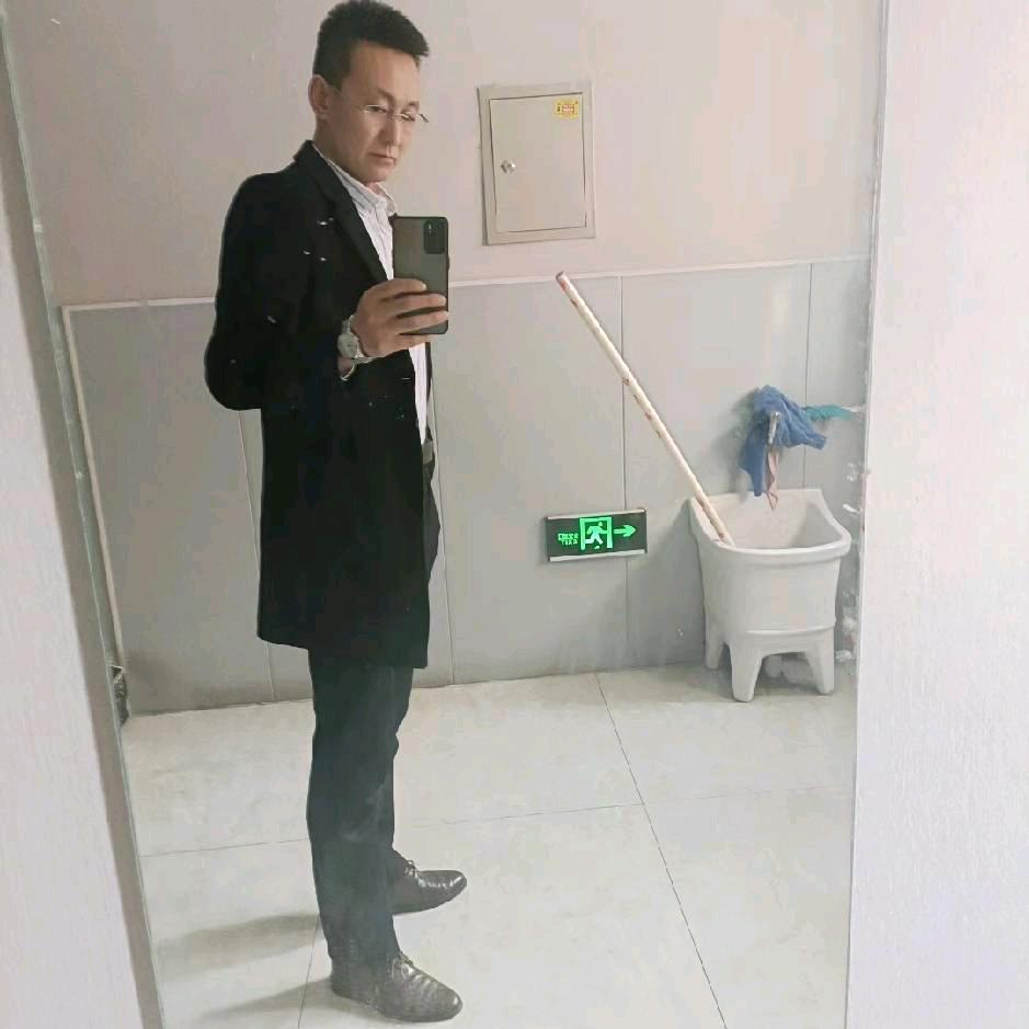 㣻罖