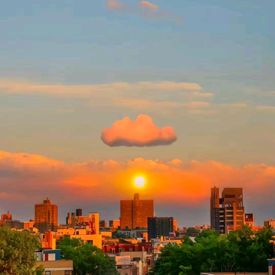 ☆ 叼着奶瓶逛酒吧…