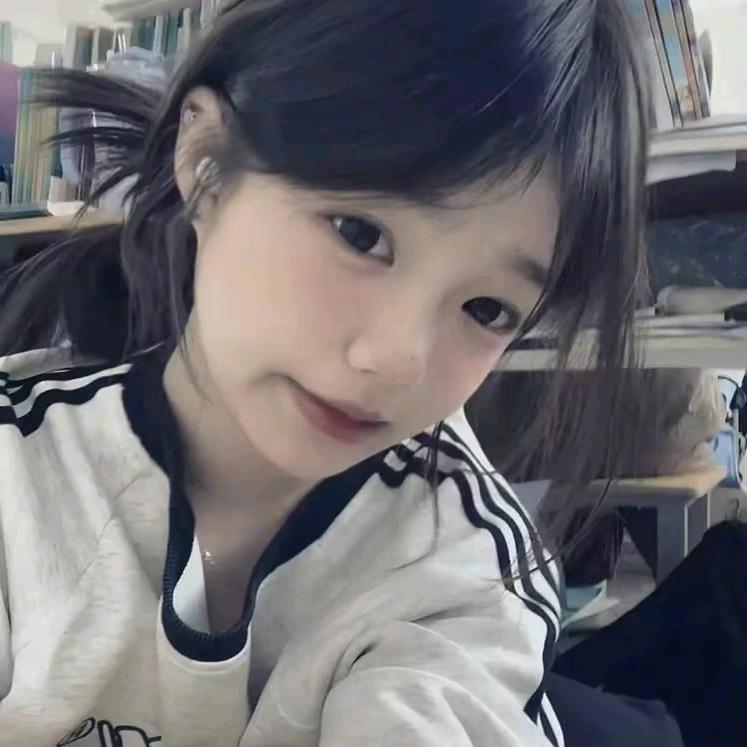 美女也会ᵉᵐᵒ