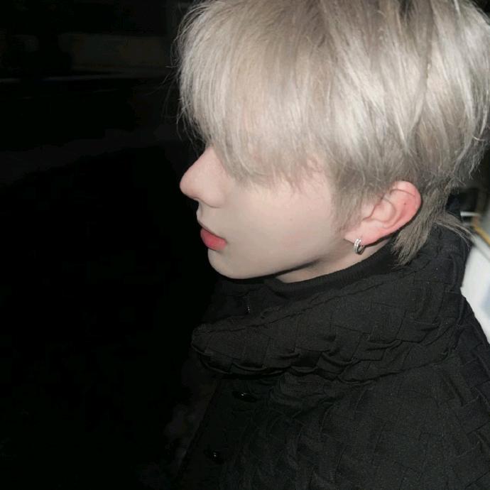 @𝒦ℯ𝓁𝓋𝒾𝓃思: ࿐: