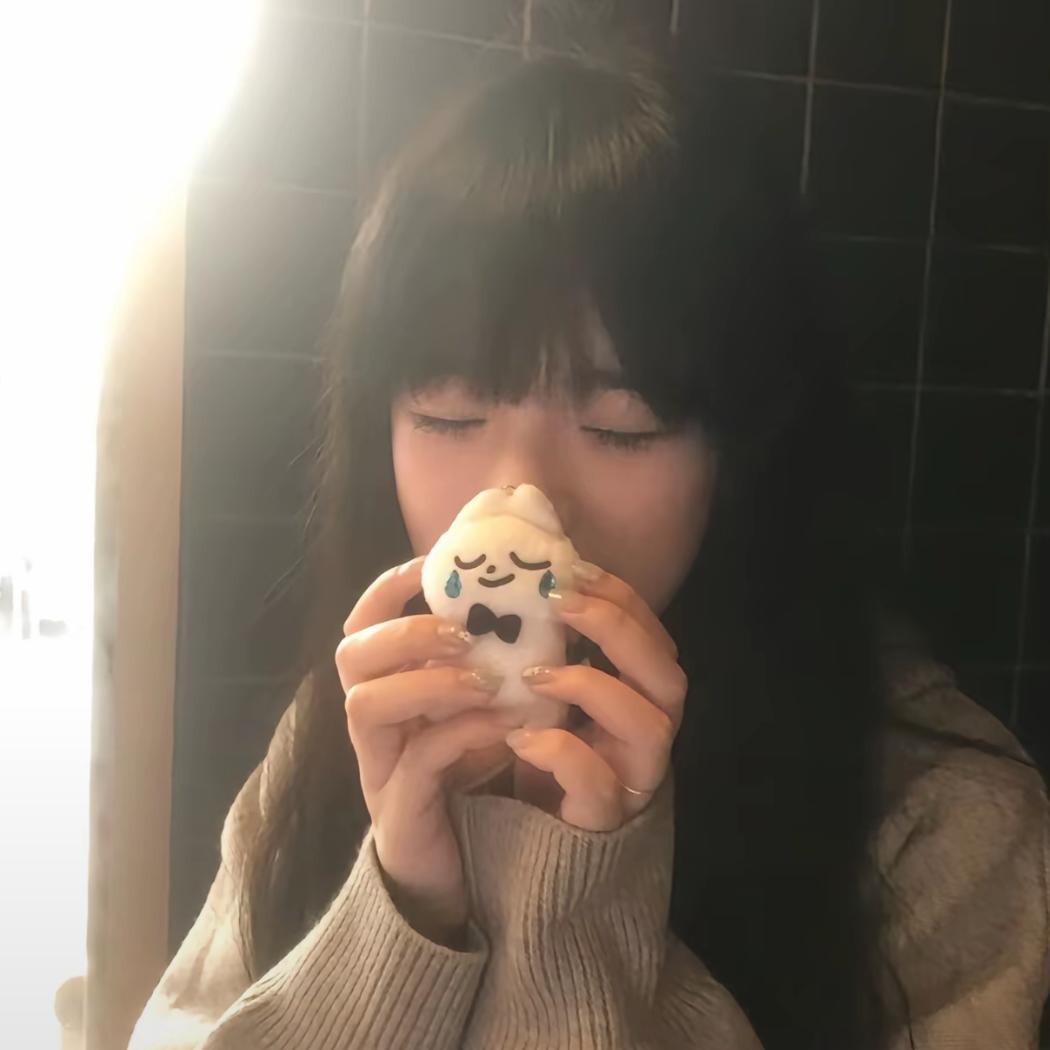 七七