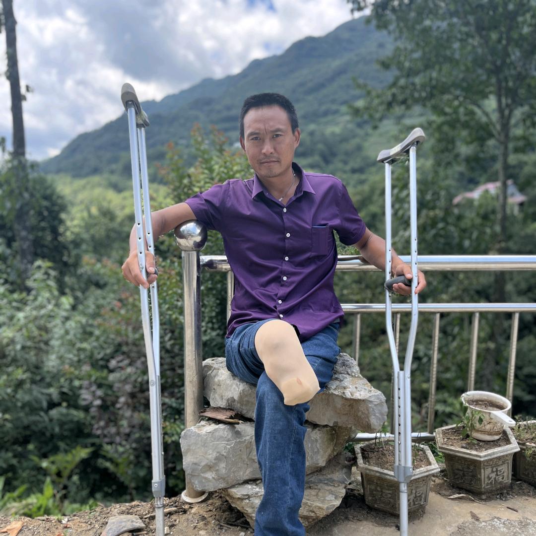 断腿老郑（乔治姑姑徒弟）