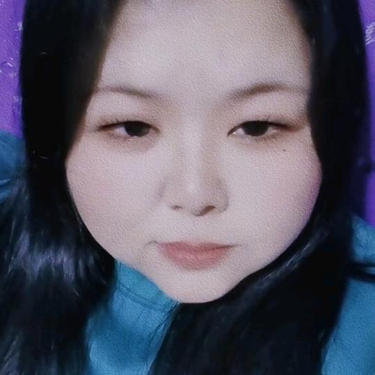 爱浅笑心柔，玲子