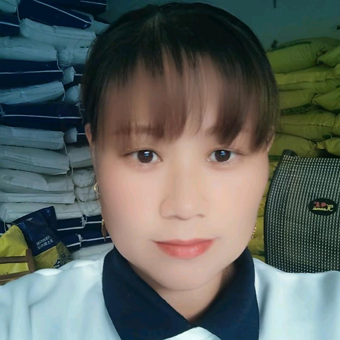 卖化肥的小姐姐