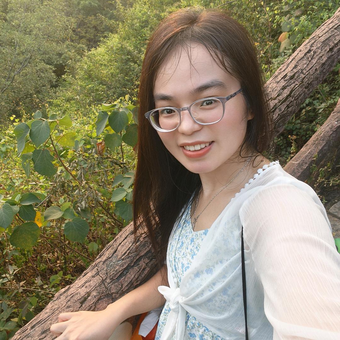 贵港美的露露姐