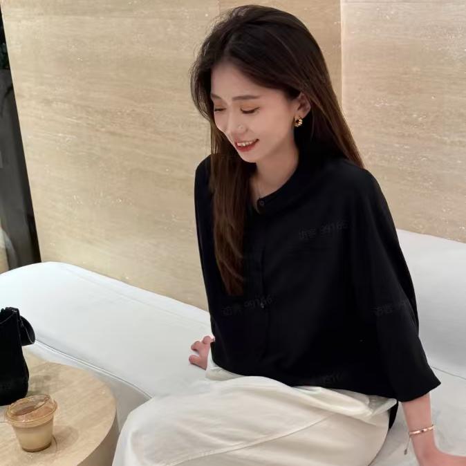 日禾芮依(每日穿搭)