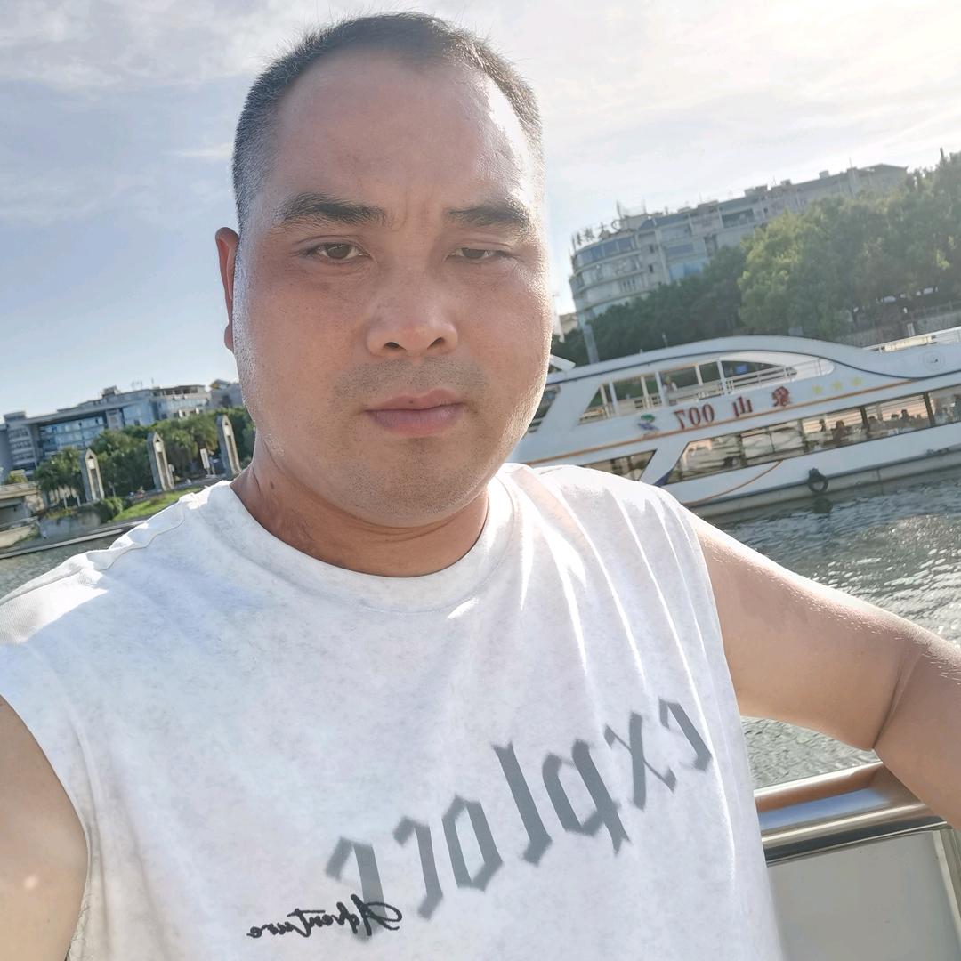 开阳长鸿钢构：专业承接中高端钢架雨棚