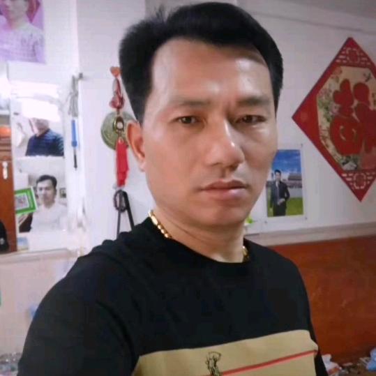 张新建收购黄金戒指。