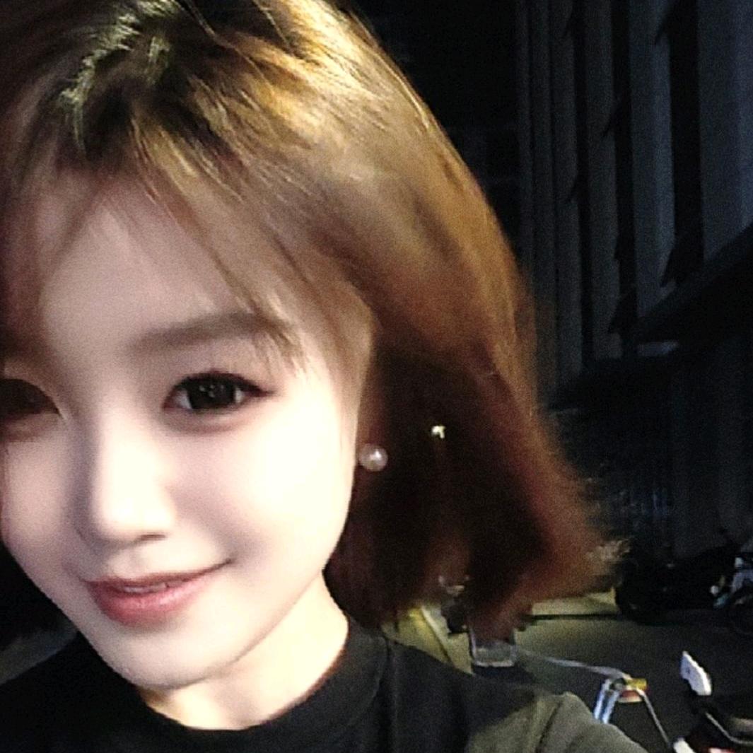 微胖圆脸极品美少女♏