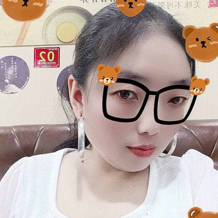 没人疼没人爱的女孩子