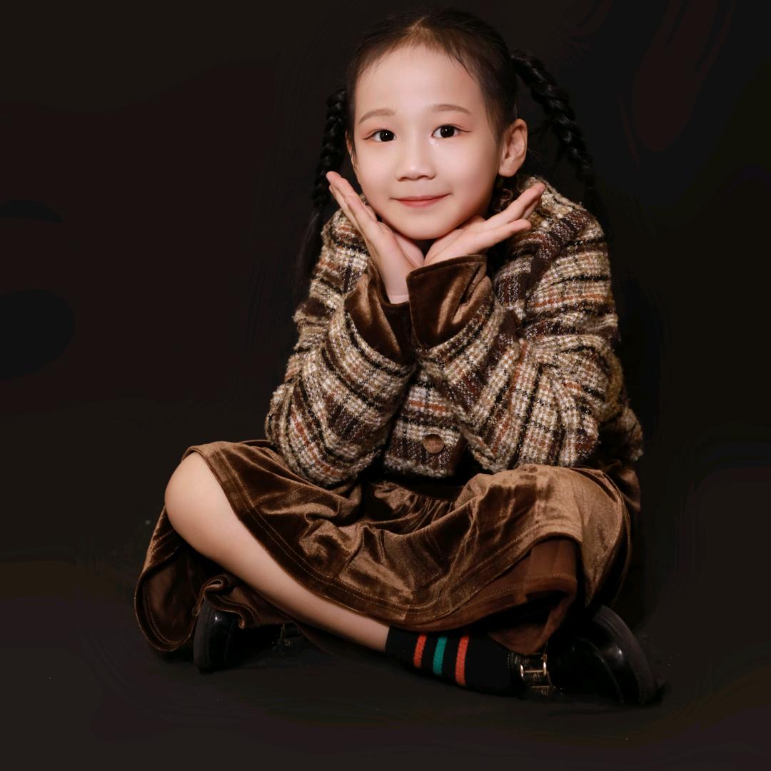 你的小可爱呀。