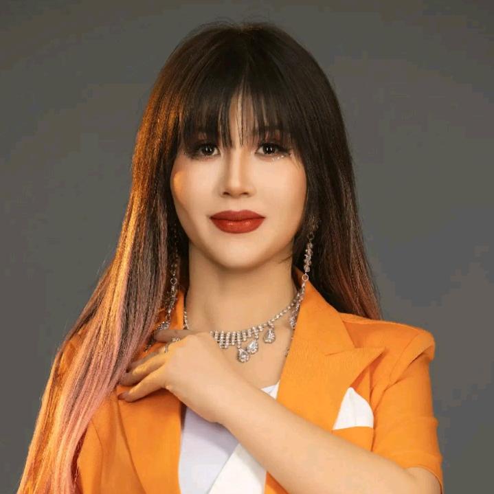 女下卡歌手