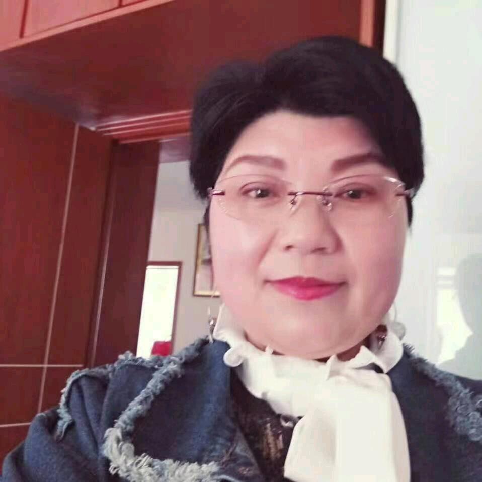 蝴蝶妹晚上七点十分首播）