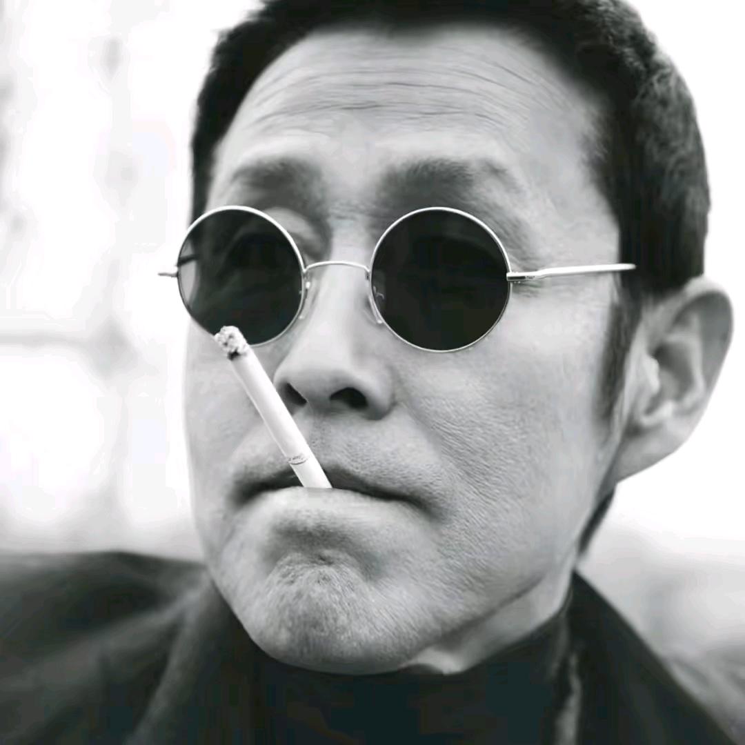 行走的藏羚羊