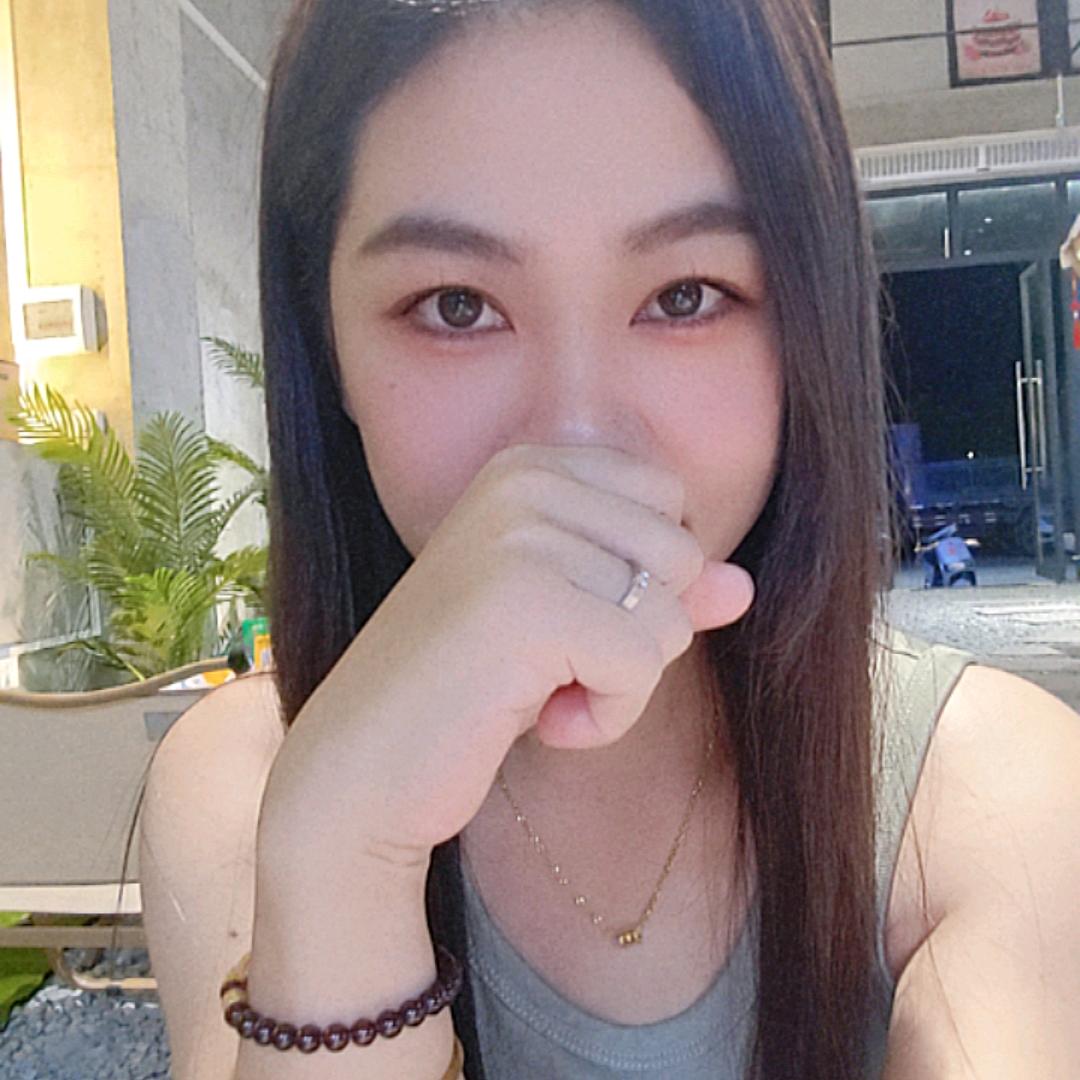 小何小何，满目星河🌿