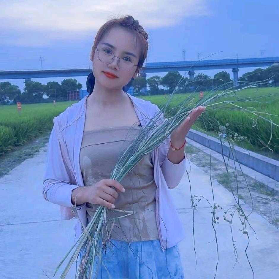 袁粮小姐姐