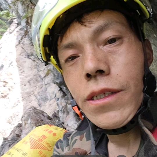 阿泉上山