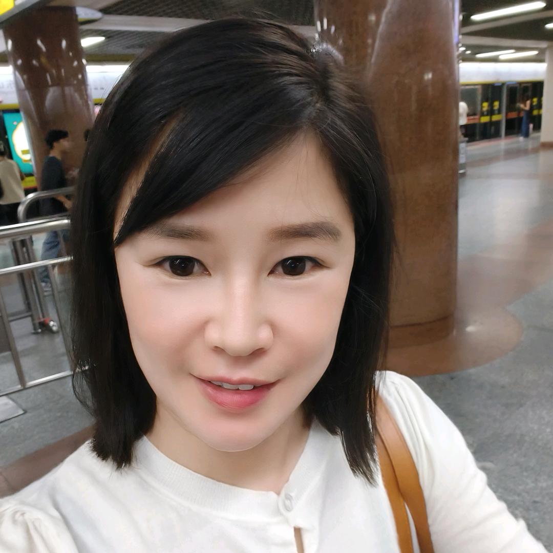 不务正业的老板娘