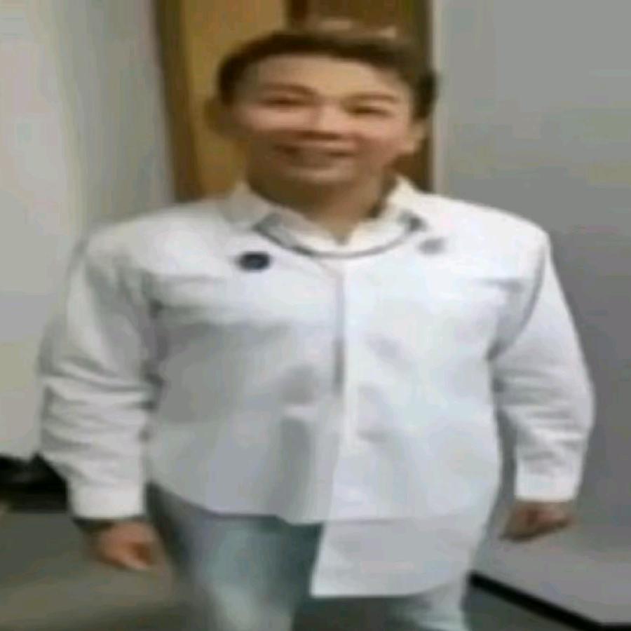 小 y