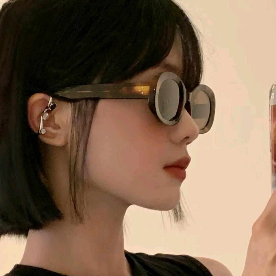 发呆的憨包