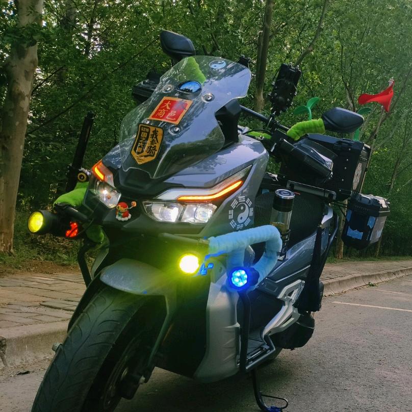 🇨🇳骑大阳ADV的老三🛵