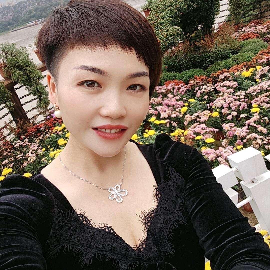 妮妮爱唱歌🎤