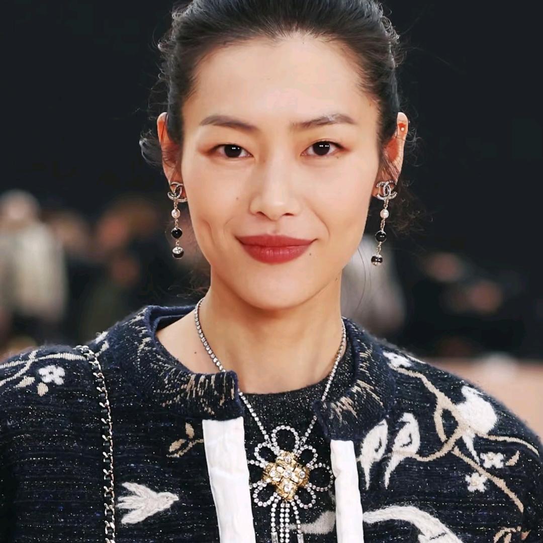 开心✧٩(ˊωˋ*)و✧