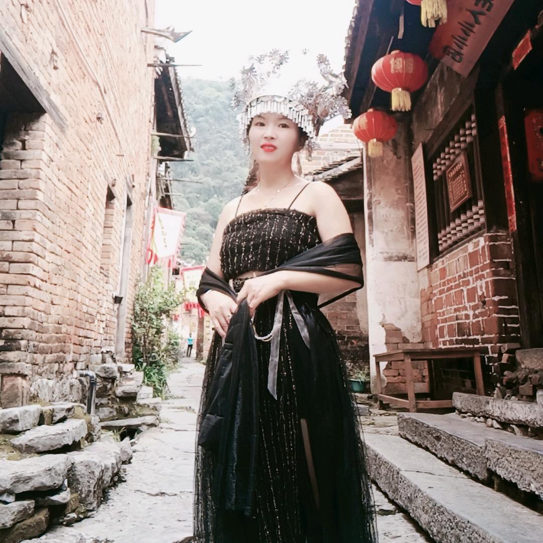 笑着面对(凤姐)