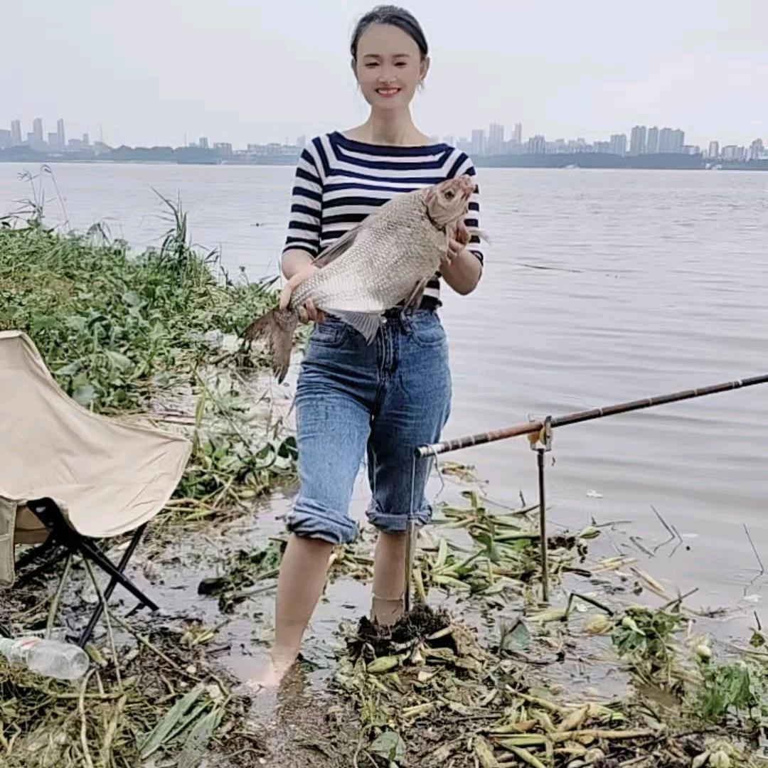 钓一杆星河