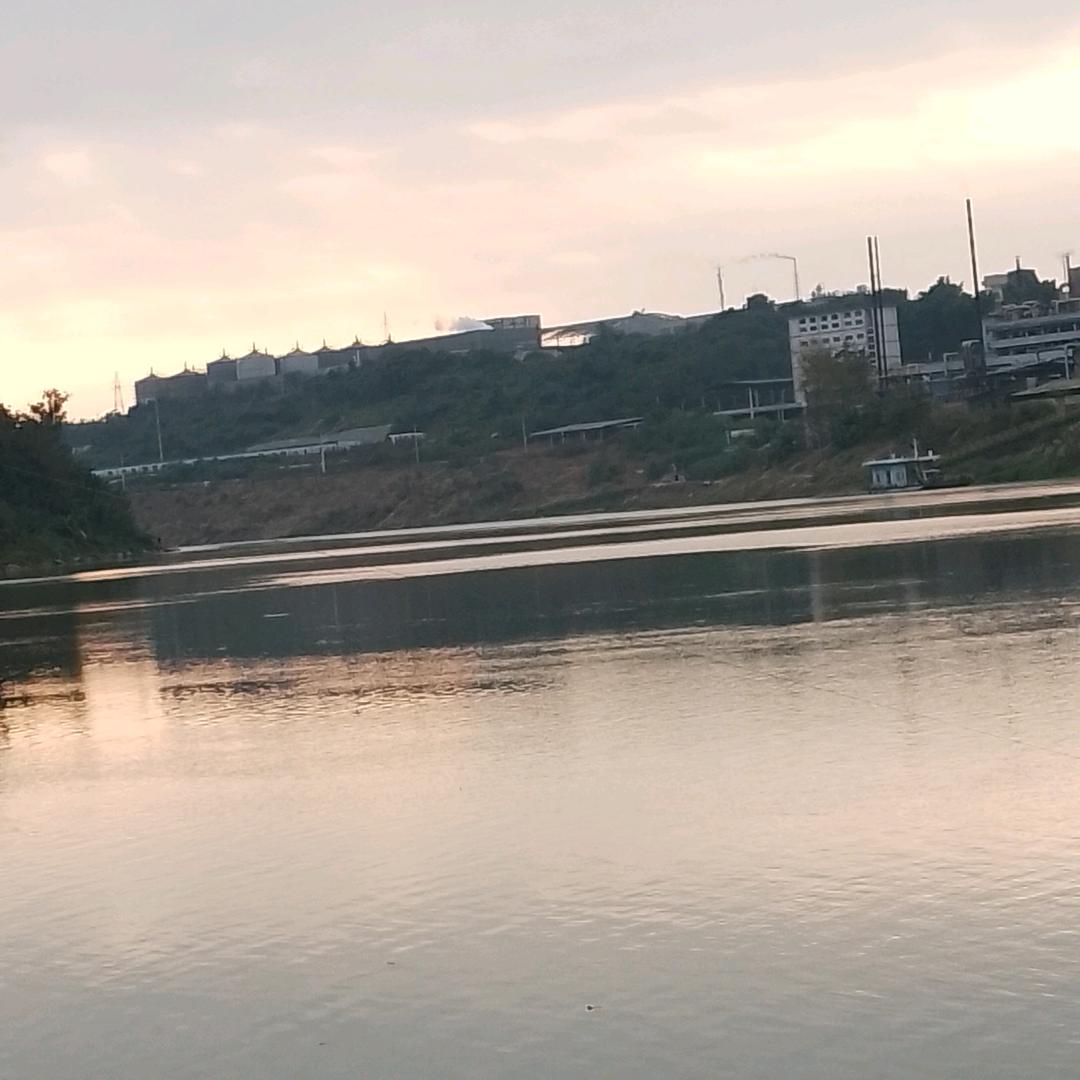 风：雨：同：舟。