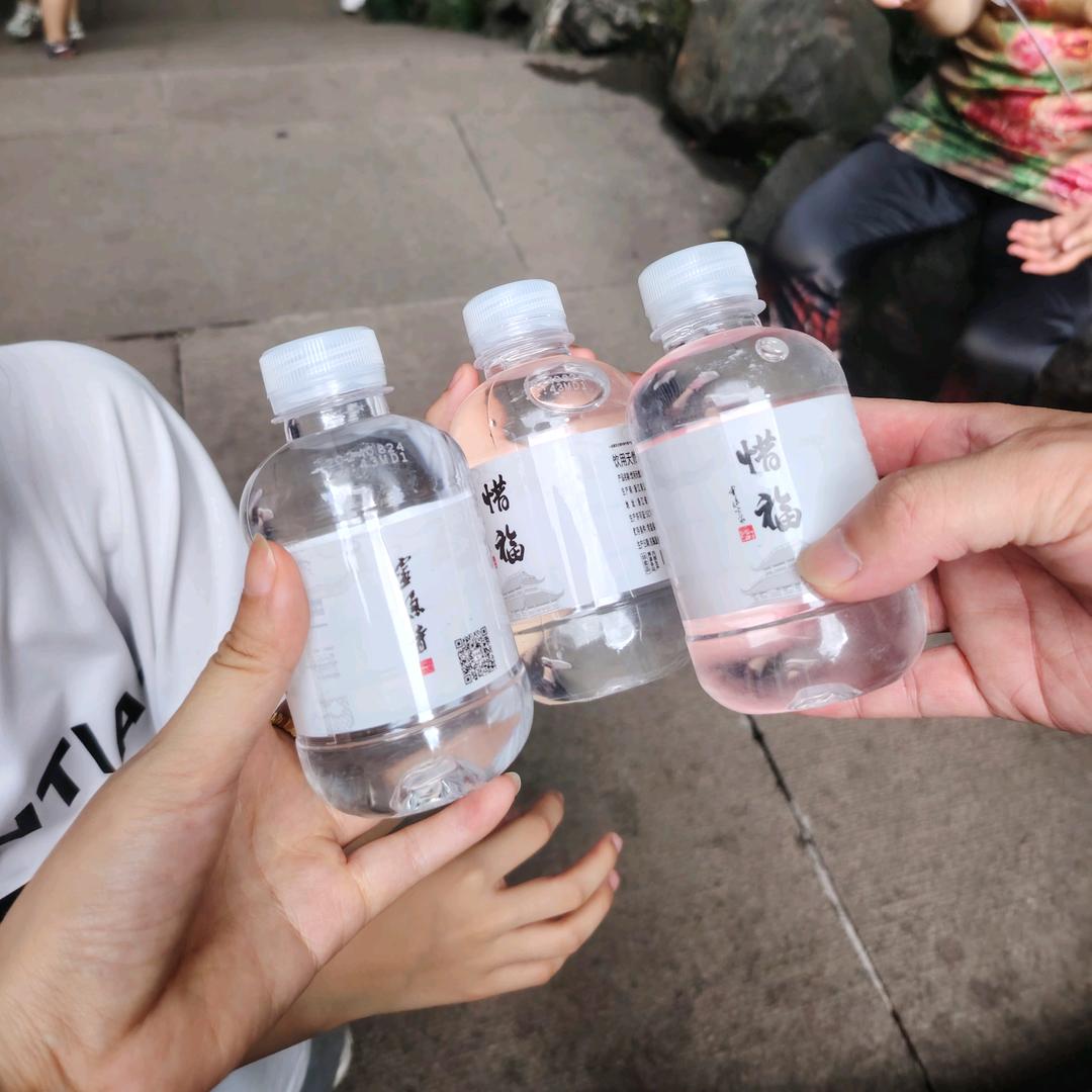 只喝白开水