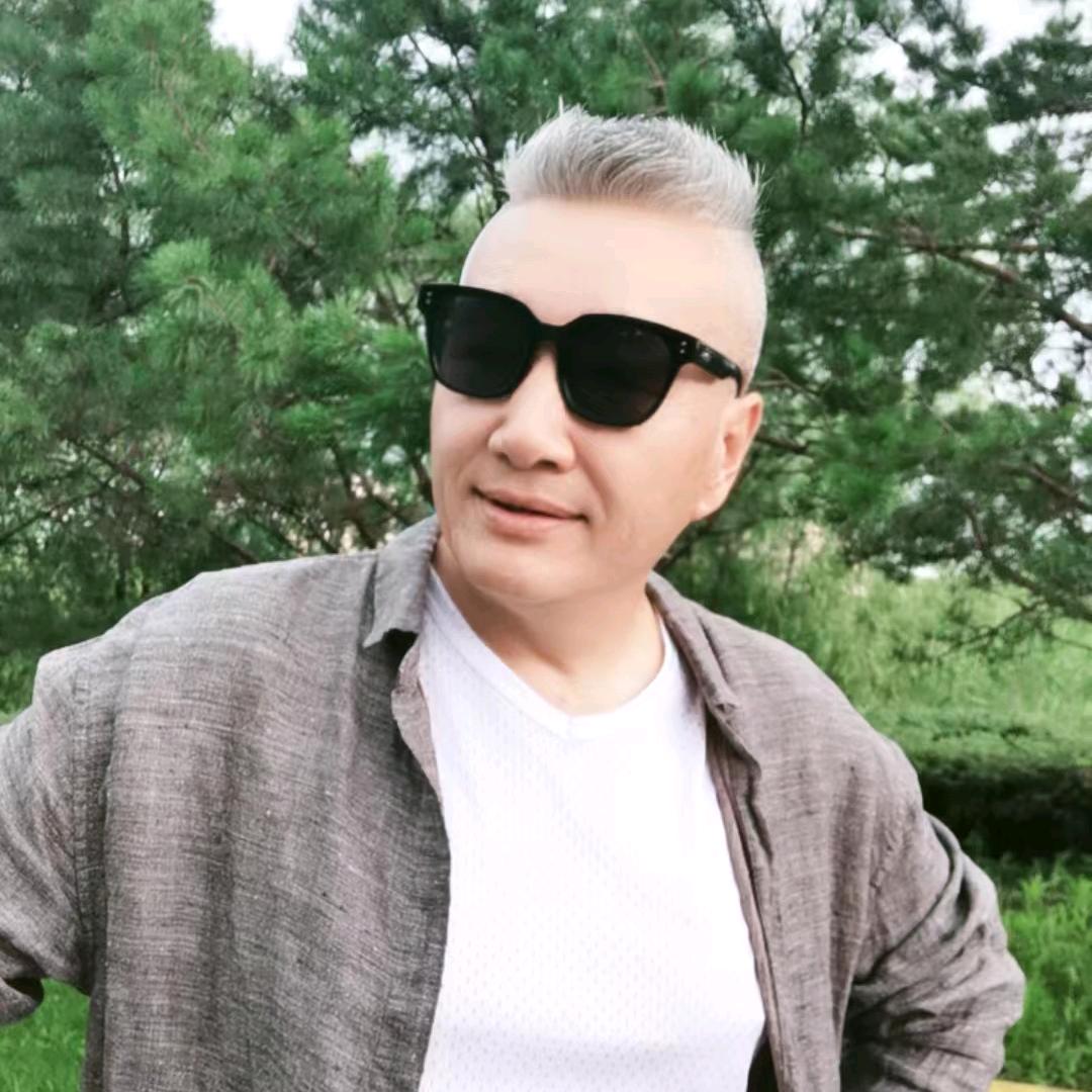 李哥“铁锅炖”